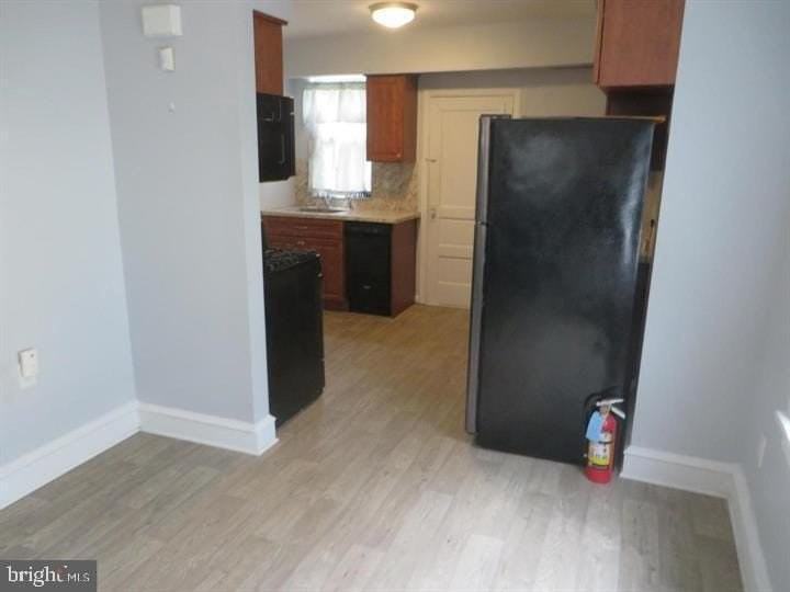 703 Willitts Ave - Photo 2 of 6