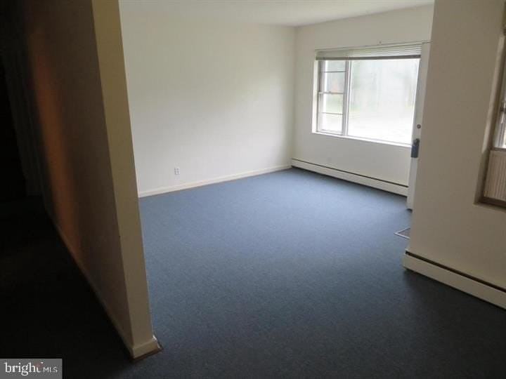 703 Willitts Ave - Photo 5 of 6