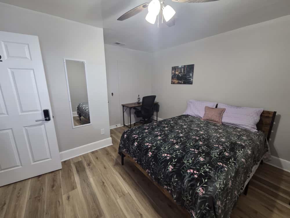 W 12th St - Photo 4 of 21