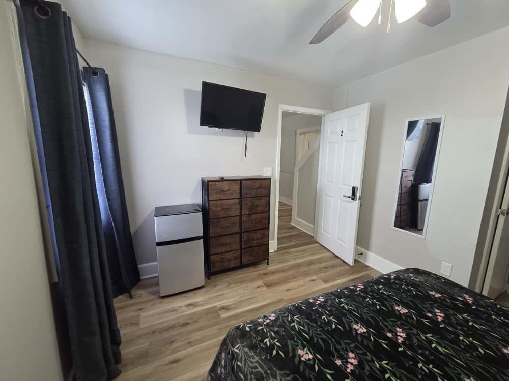 W 12th St - Photo 6 of 21