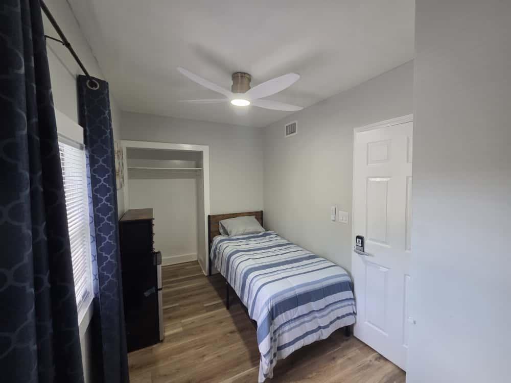 W 12th St - Photo 3 of 15