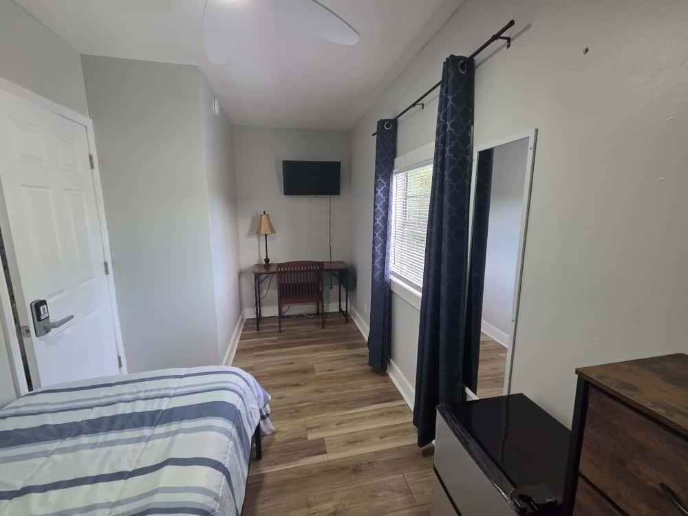 W 12th St - Photo 7 of 15