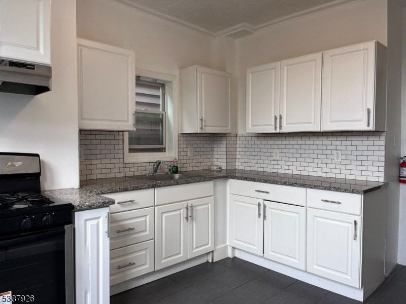 162 Parker St - Photo 2 of 11