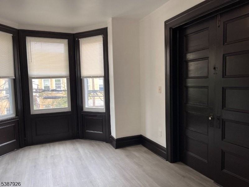 162 Parker St - Photo 5 of 11