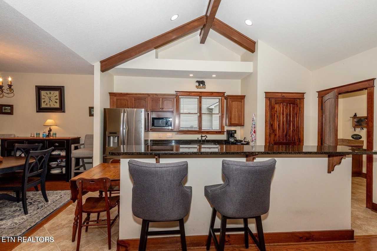 211 Bishops Cap Cir - Photo 5 of 19