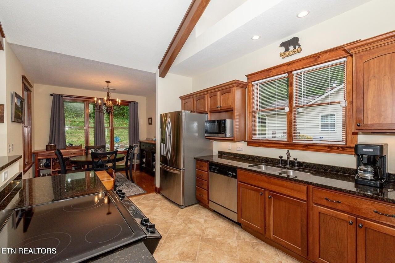 211 Bishops Cap Cir - Photo 6 of 19