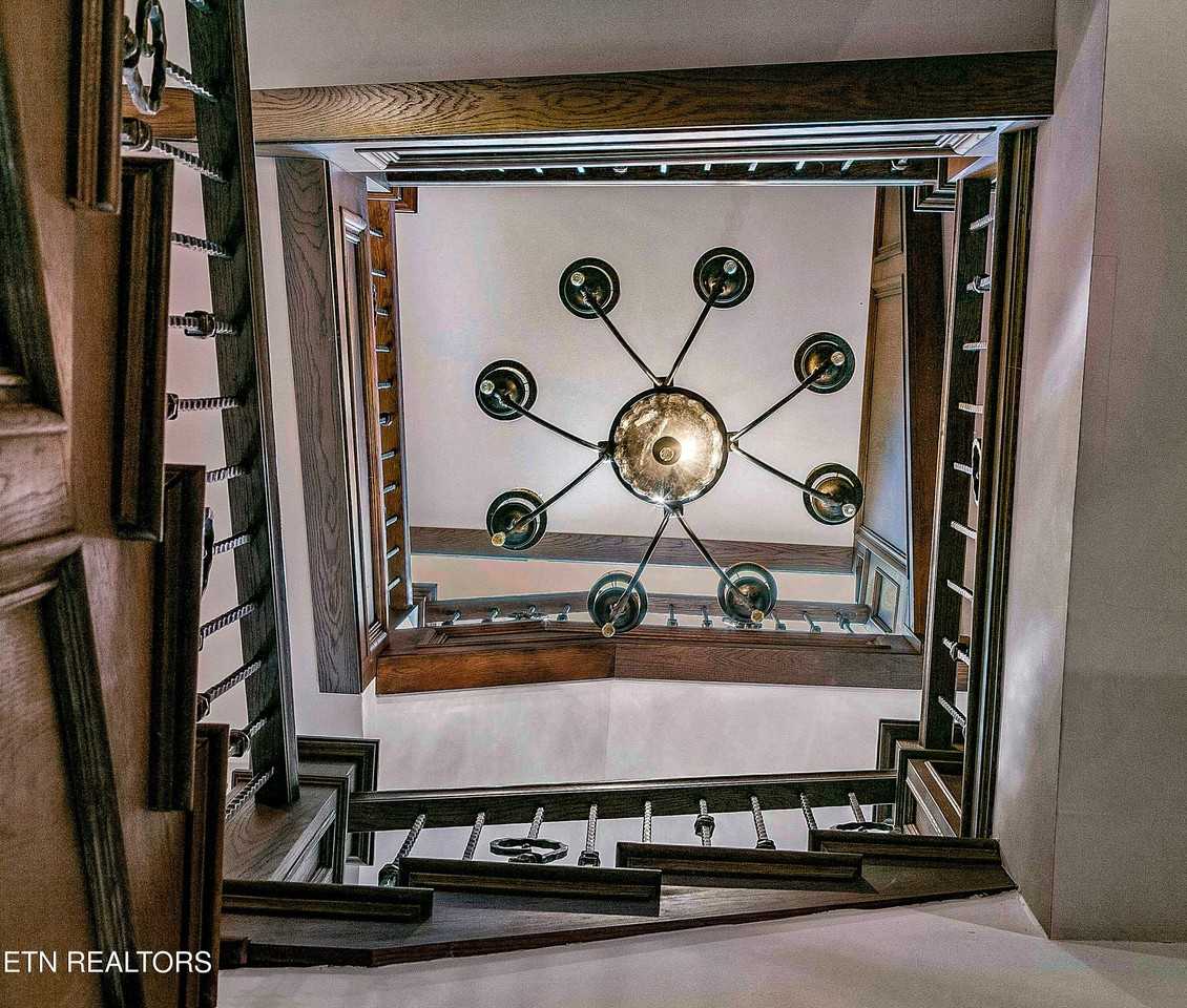 325 Union Ave - Photo 3 of 50