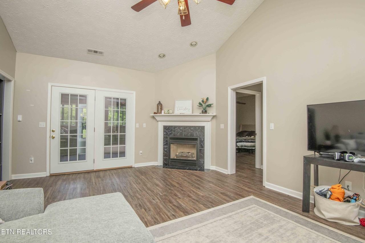 117 Channel Way - Photo 6 of 39