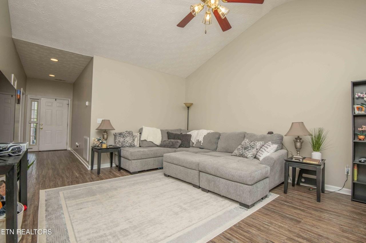 117 Channel Way - Photo 7 of 39