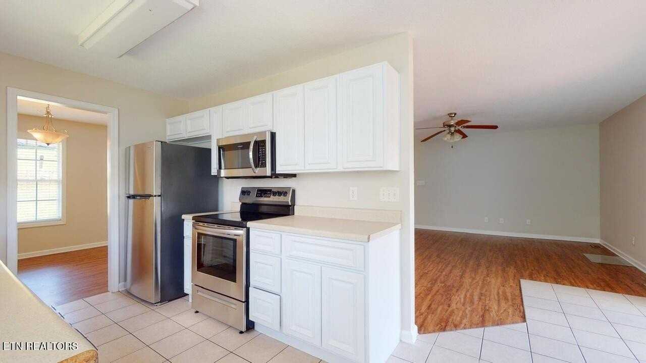 1427 Lantana Ln - Photo 7 of 26