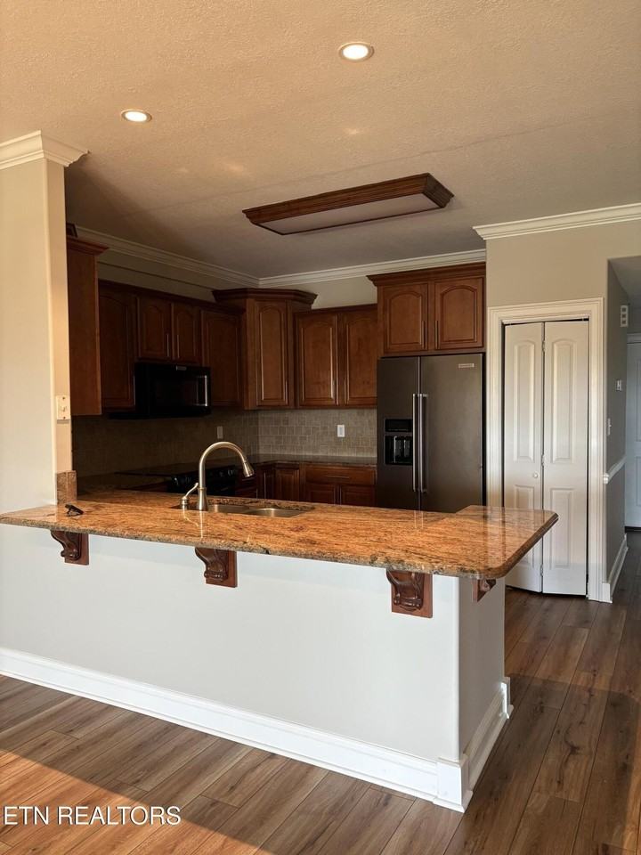 2814 Lake Pointe Dr - Photo 5 of 11