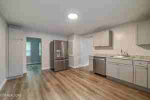 featured image of 4707 Wildwood Rd