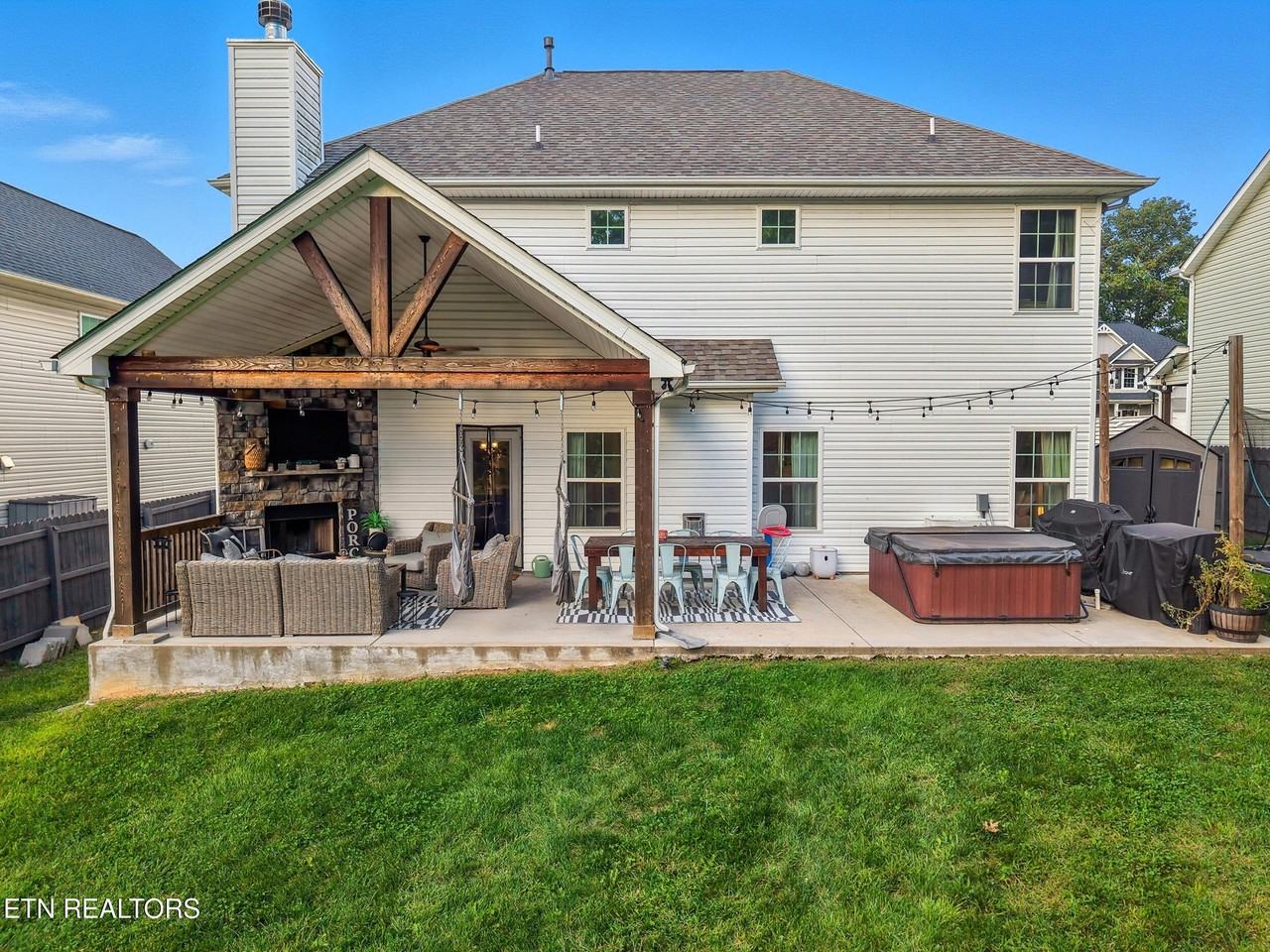 952 Festival Ln - Photo 2 of 19