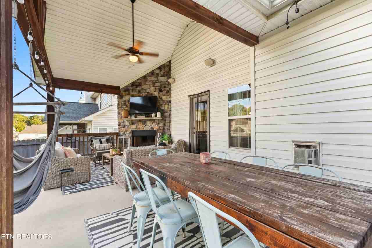 952 Festival Ln - Photo 4 of 19