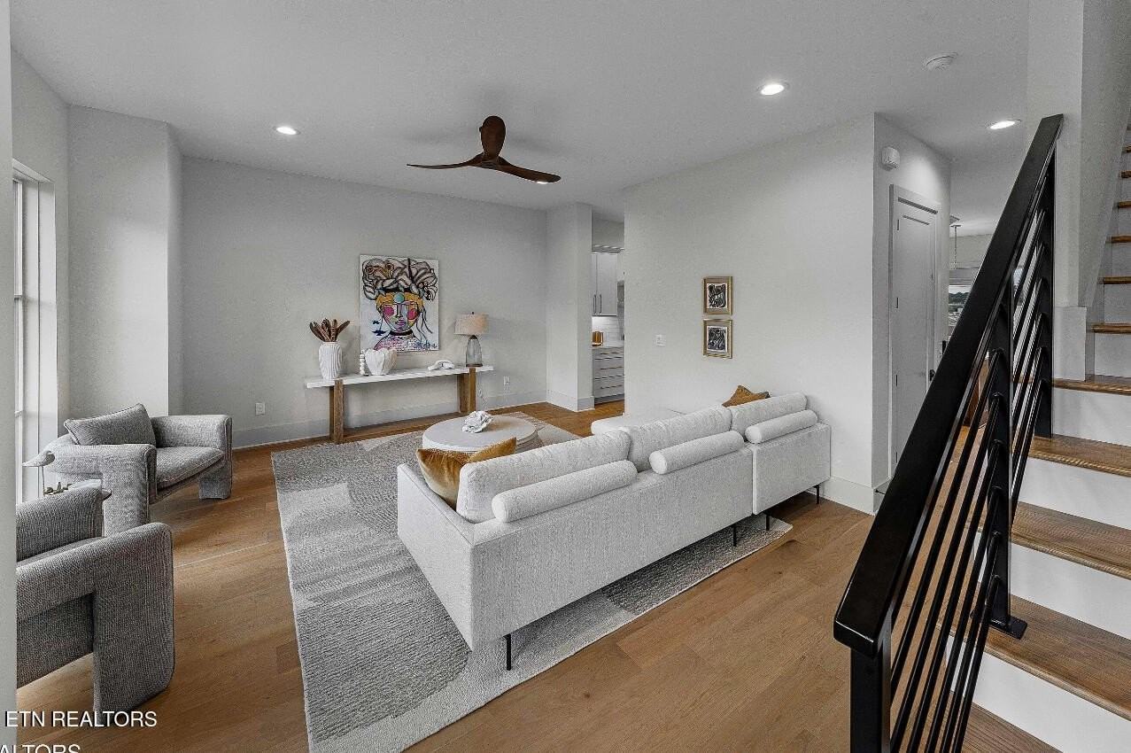 9406 Horizon Dr - Photo 2 of 22