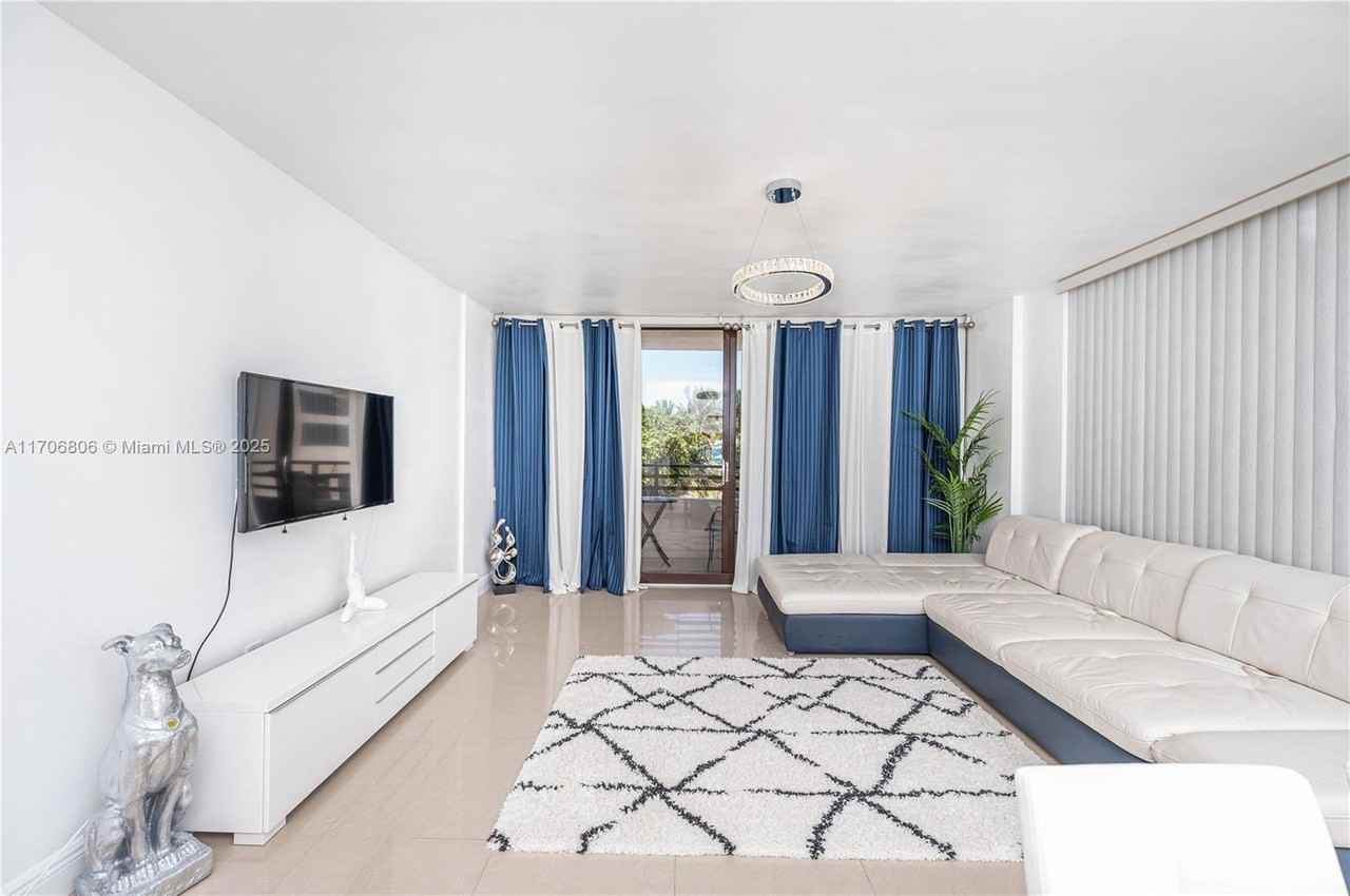 3505 S Ocean Dr #221 - Photo 2 of 50