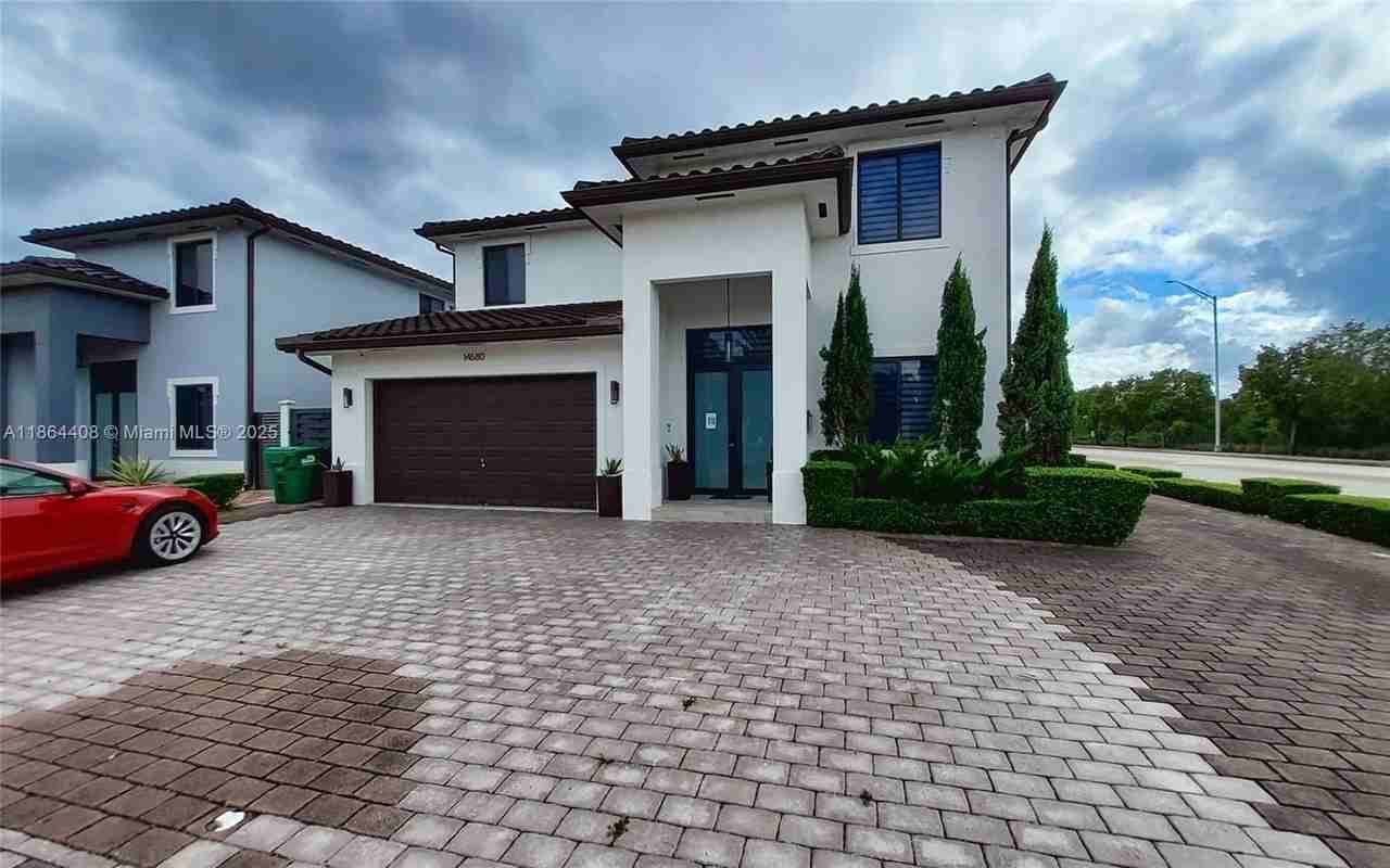 14680 Sw 17th St - Photo 2 of 50