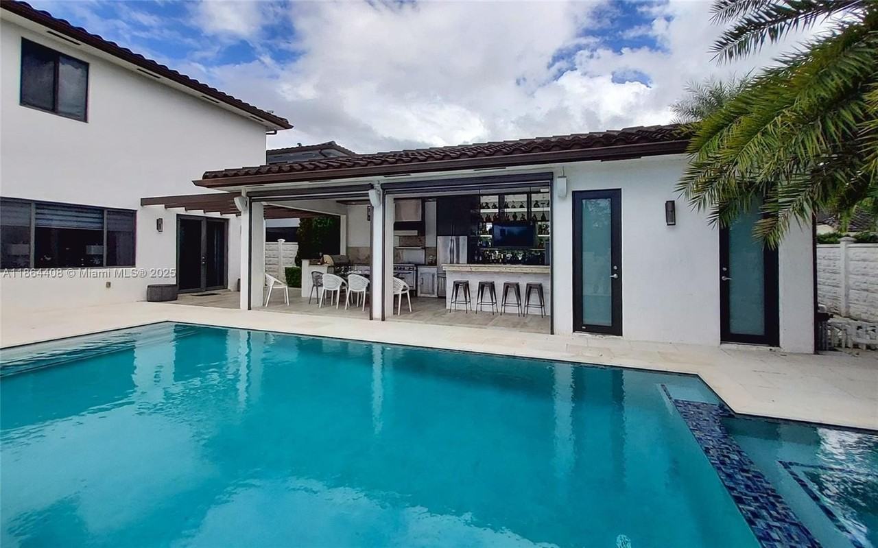 14680 Sw 17th St - Photo 7 of 50