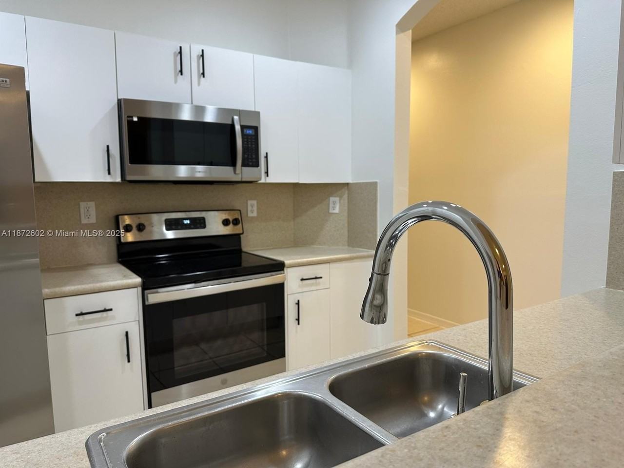 955 Ne 42nd Ter #955 - Photo 6 of 23