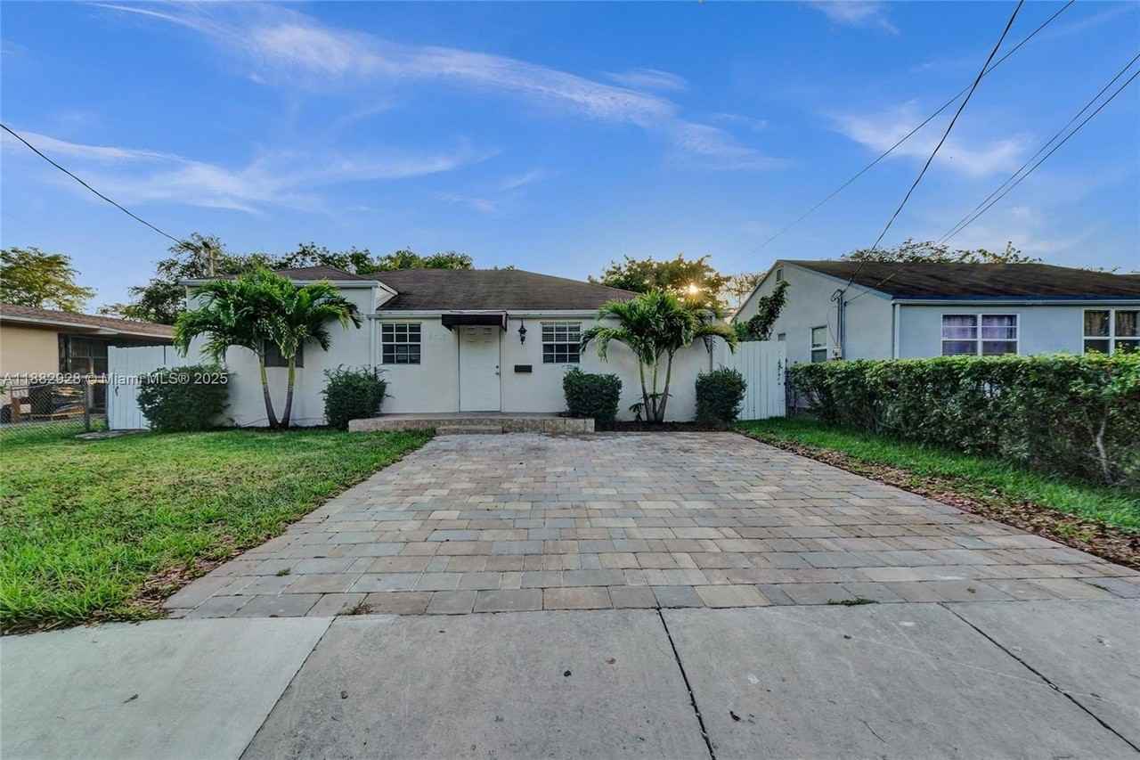 4718 Nw 15th Ave - Photo 2 of 50