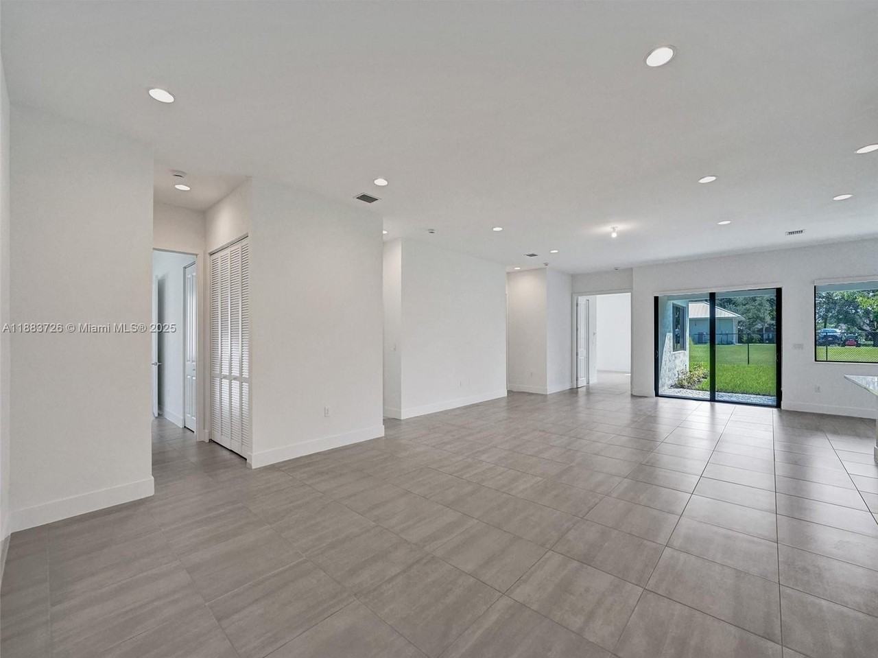 5736 Sw 104th Ter #5736 - Photo 2 of 42