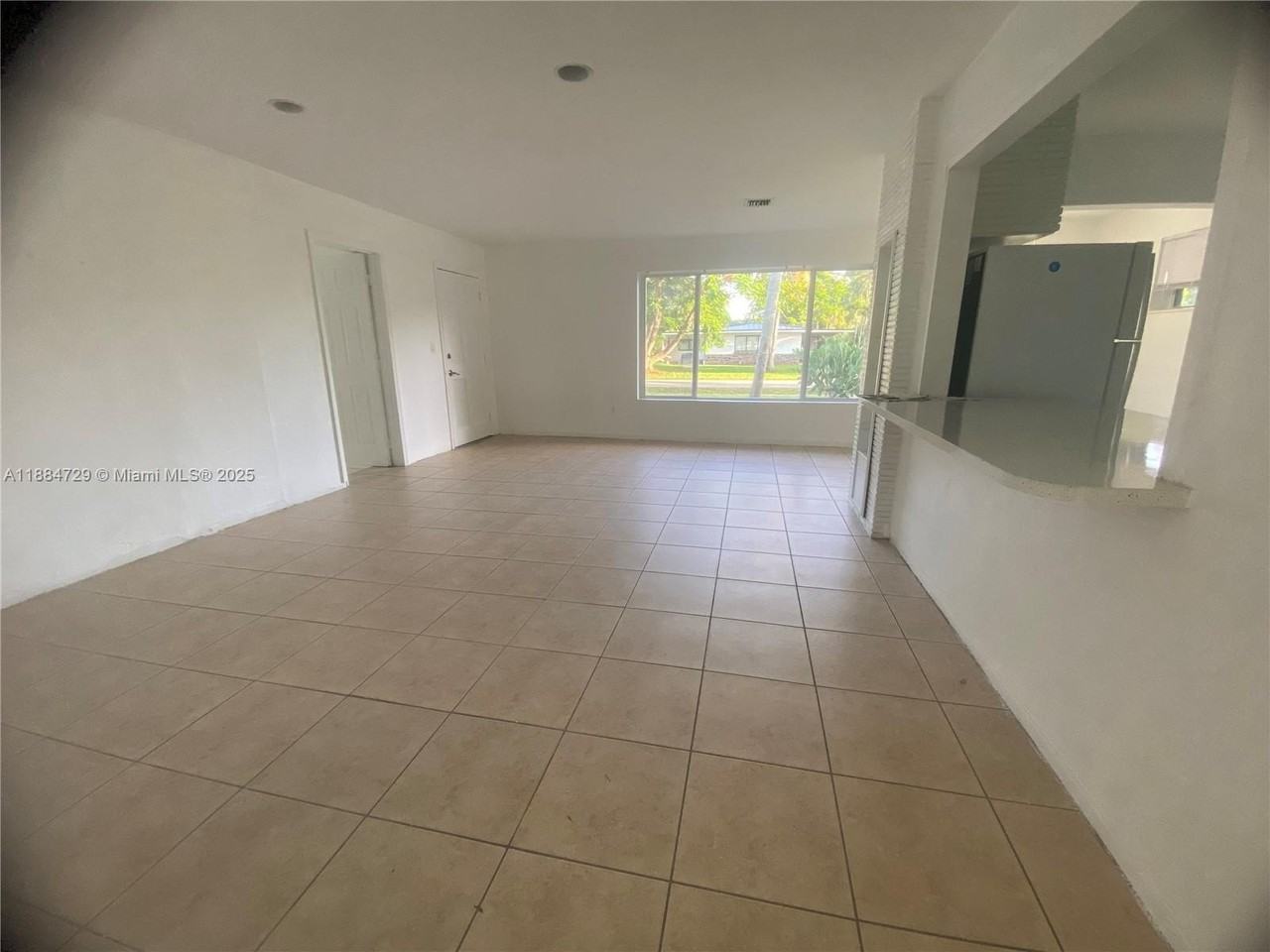 4557 Nw 3rd St - Photo 3 of 11