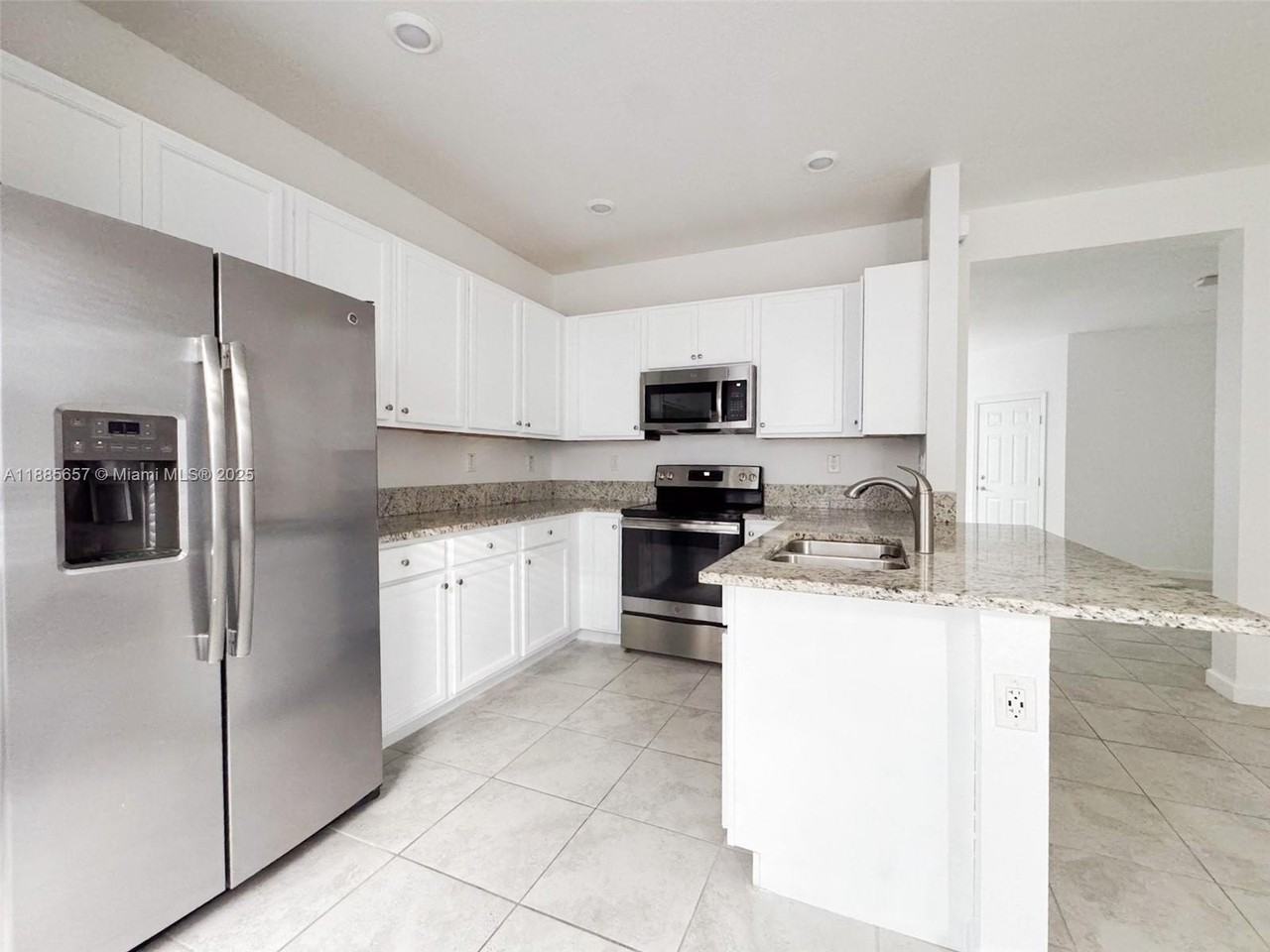 10436 West 34th Court #10436 - Photo 6 of 16