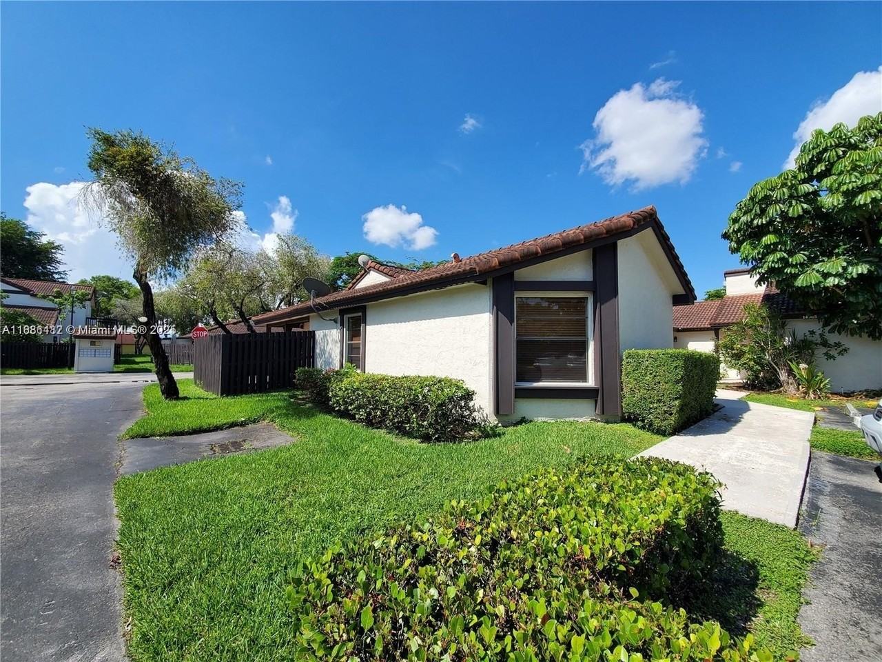 14965 Sw 49th Ln #3H