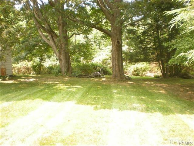 285 Joes Hill Rd - Photo 2 of 12