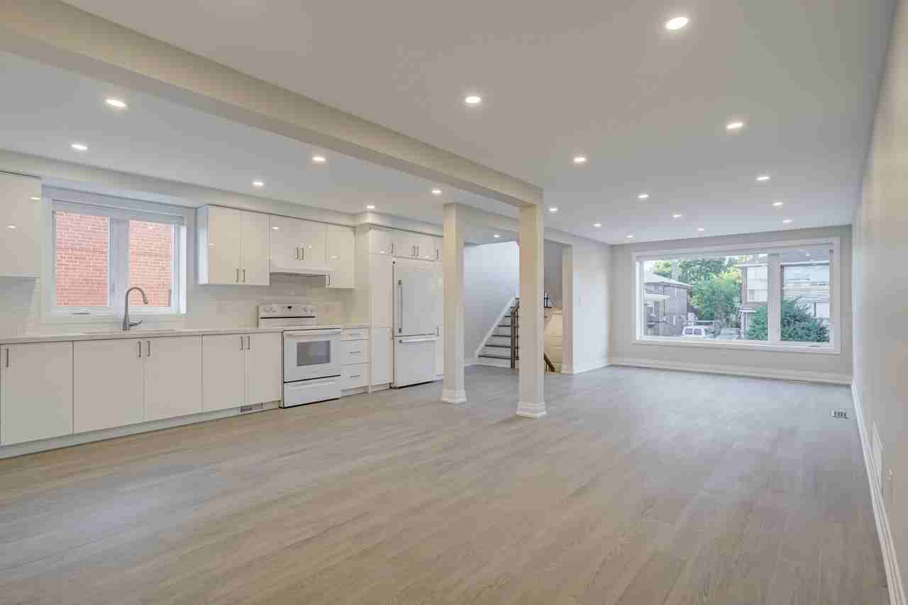 Scarlett Rd & Clairton Crescent - Photo 4 of 42