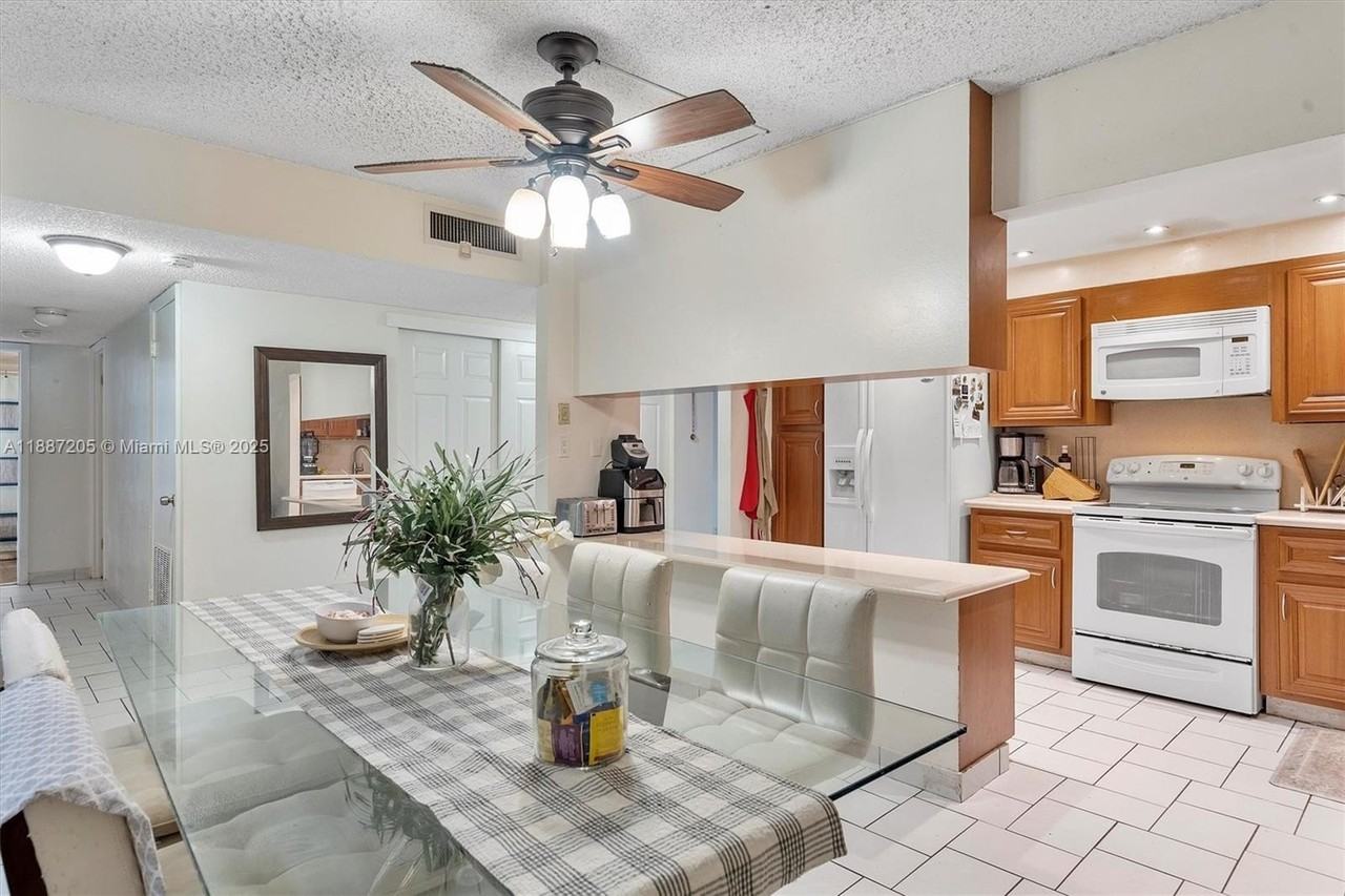 20401 Ne 30th Ave #106-8