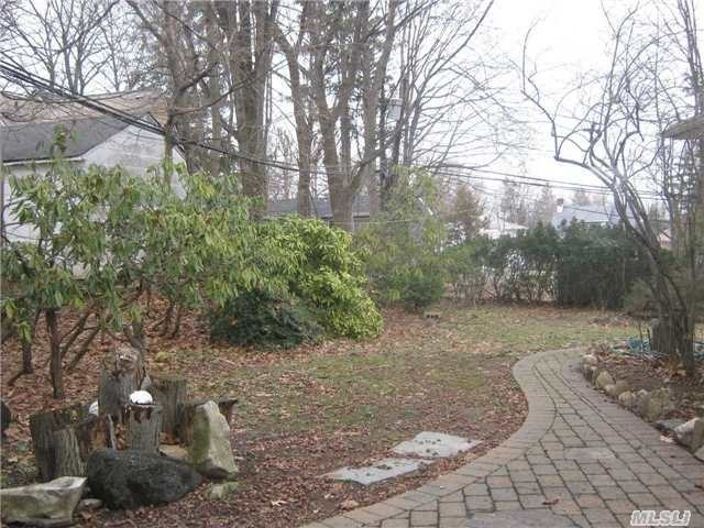 259 Schenck Ave - Photo 2 of 6