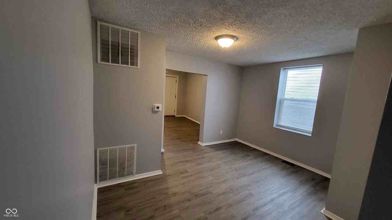 653 Birch Ave - Photo 7 of 18