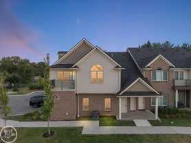 2676 Barrington Sq #1G - Photo 1 of 1