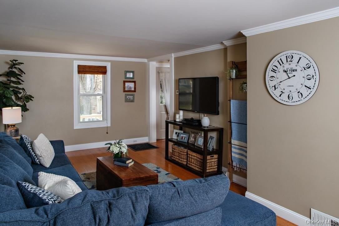 112 Charles Colman Boulevard - Photo 5 of 34