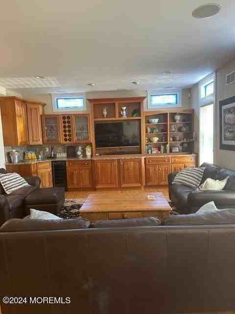 413 Saint Clair Ave - Photo 2 of 13