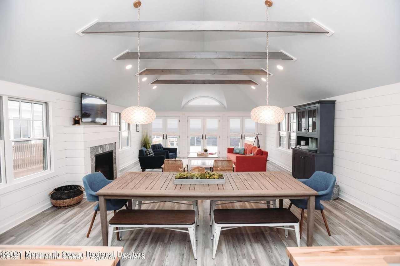 117 Boardwalk - Photo 2 of 24