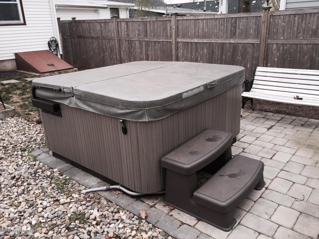 633 Redmond Ave - Photo 3 of 16