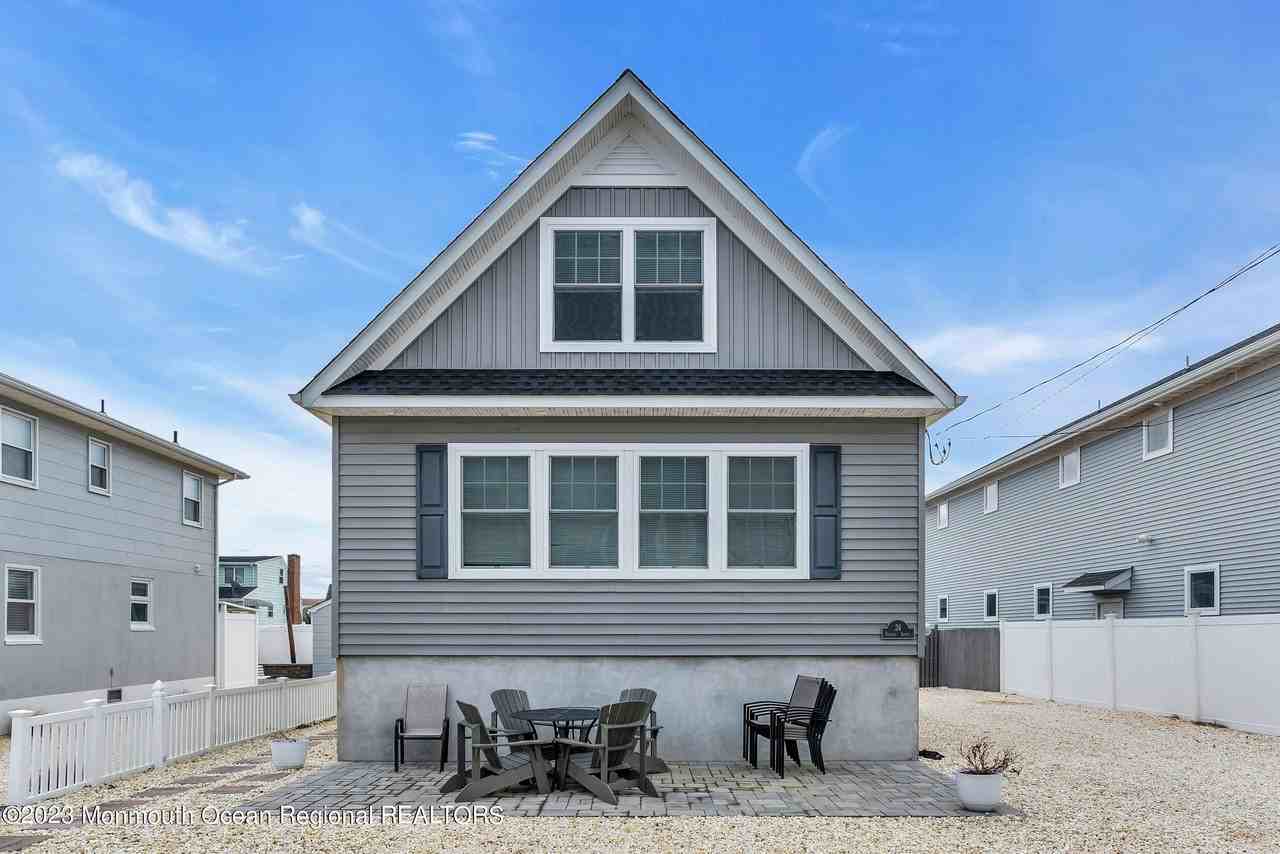 24 Virginia Ave Frnt - Photo 6 of 48