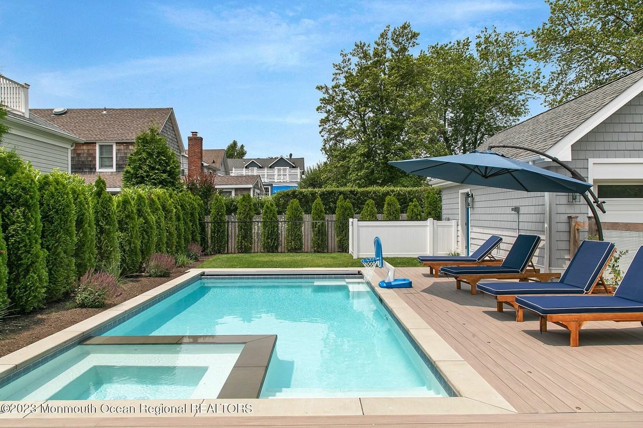 516 Club Dr - Photo 6 of 28