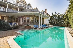 featured image of 34 4th Ave