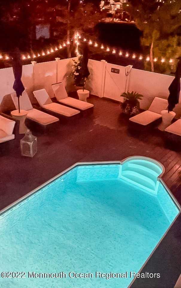 12 Captains Ct - Photo 3 of 30