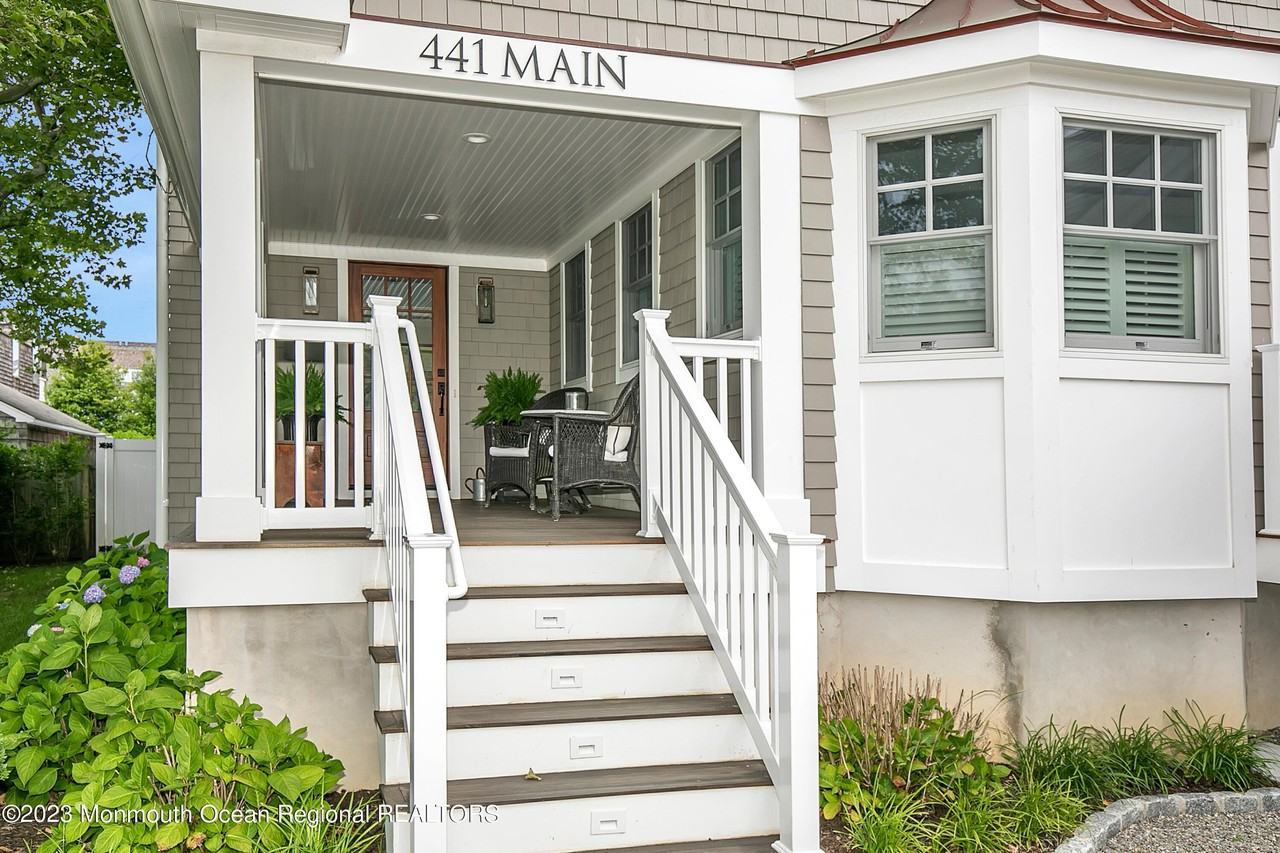 441 Main Ave - Photo 4 of 50