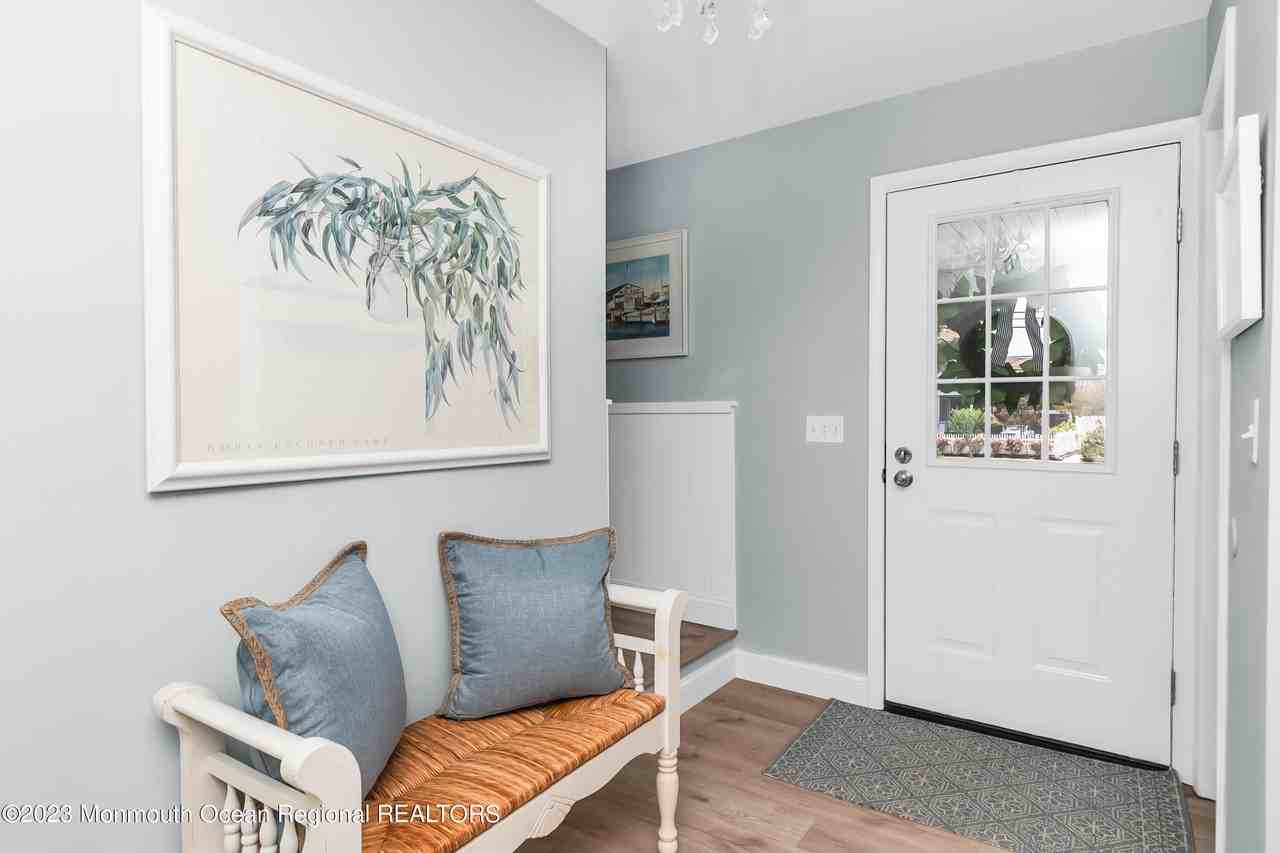 649 Main Ave - Photo 3 of 37