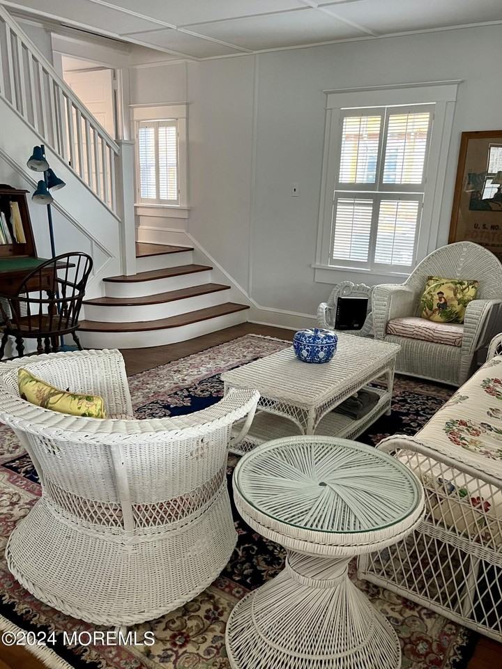 724 724 East Avenue unit: Summer - Photo 6 of 16