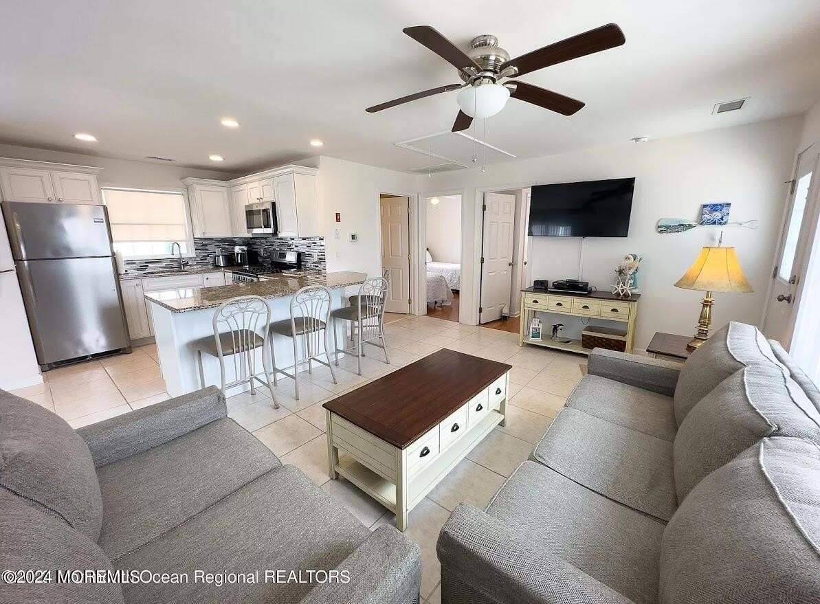 1707R Baltimore Ave - Photo 3 of 11