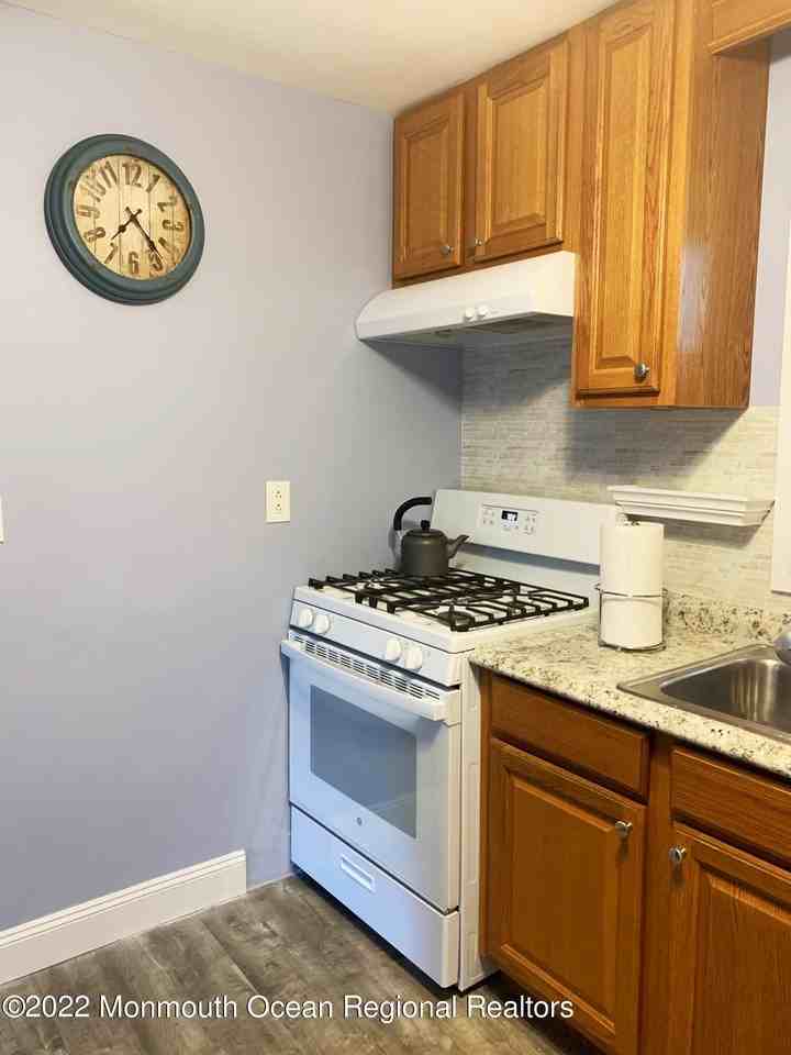 515 Monmouth Ave Rear #REAR - Photo 7 of 20