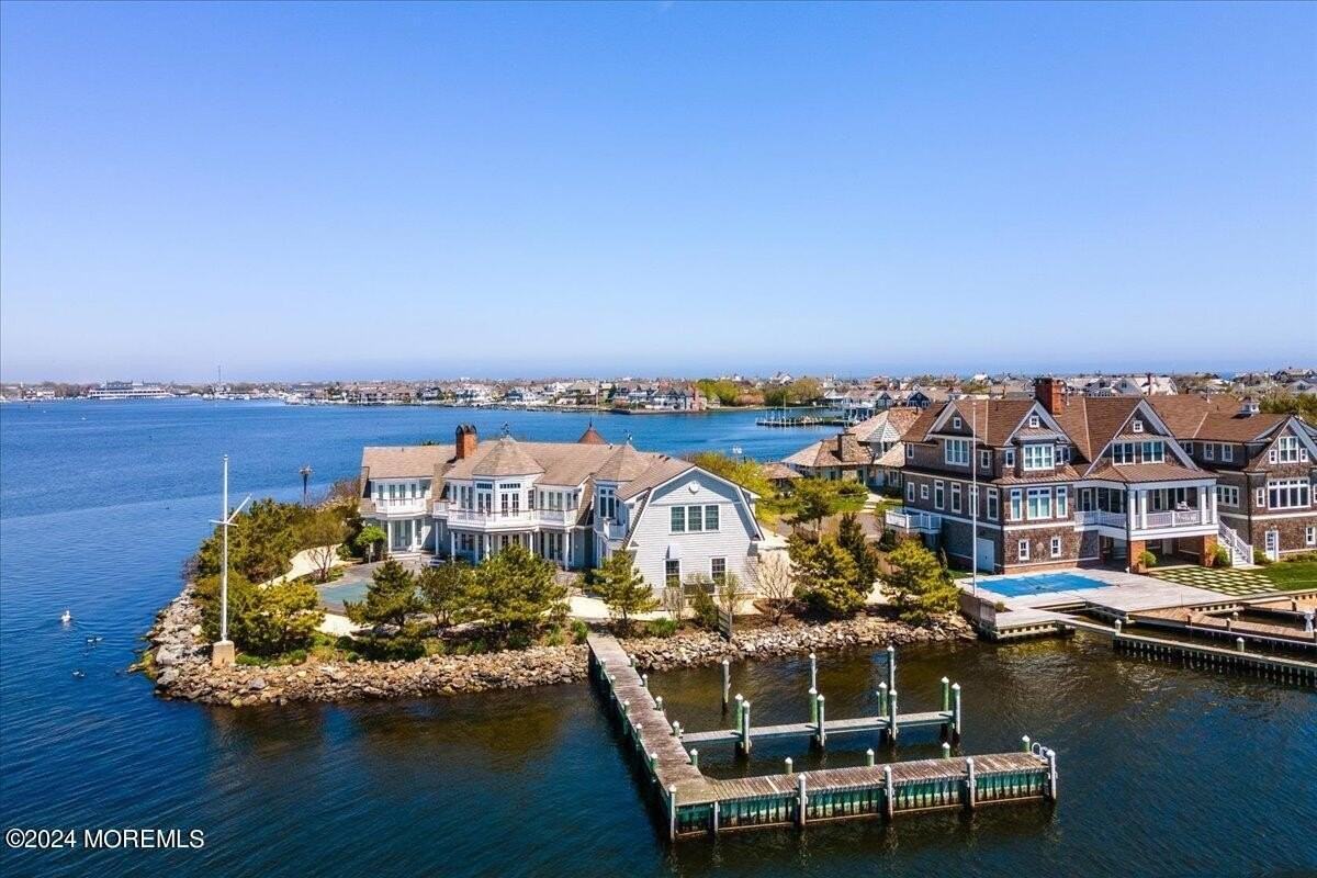 225 Channel Ln - Photo 3 of 50