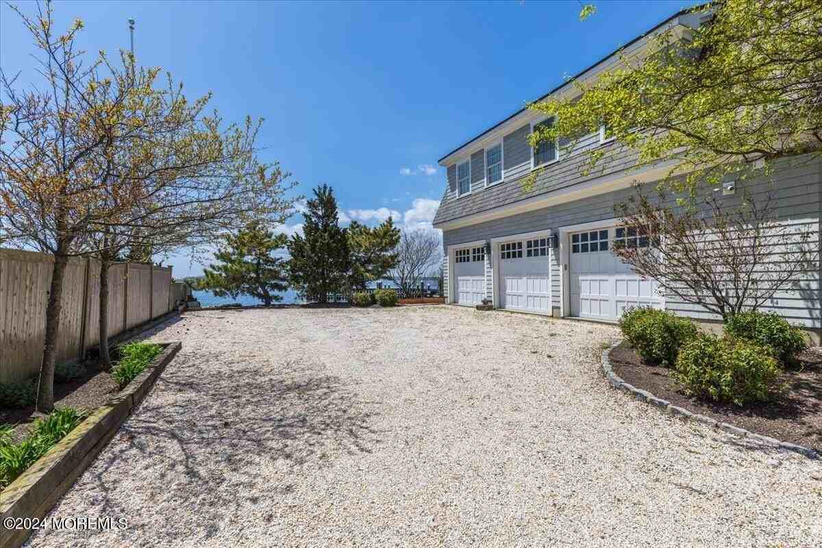 225 Channel Ln - Photo 5 of 50