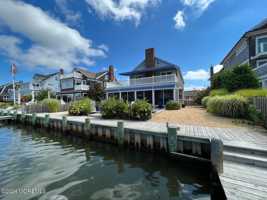 featured image of 980 Barnegat Ln